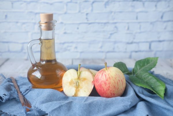 apples and apple vinegar - picture is used in article about natural remedies for upset stomach