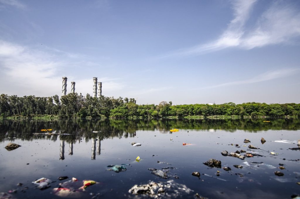 polluted waters - picture used in article about toxic metals in omega 3 supplements
